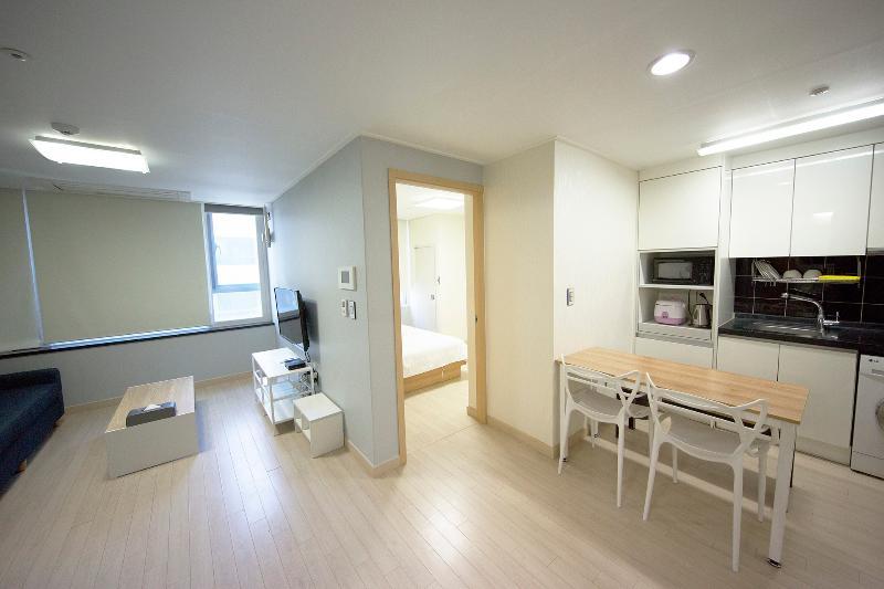 The Business Apartment