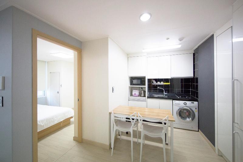 The Business Apartment *
