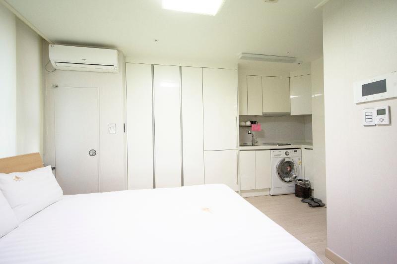 Apartment The Business *