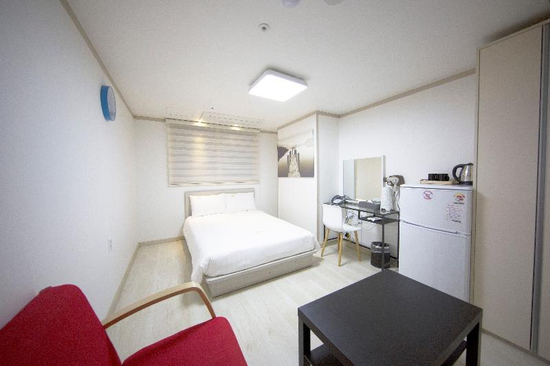 The Business Apartment *