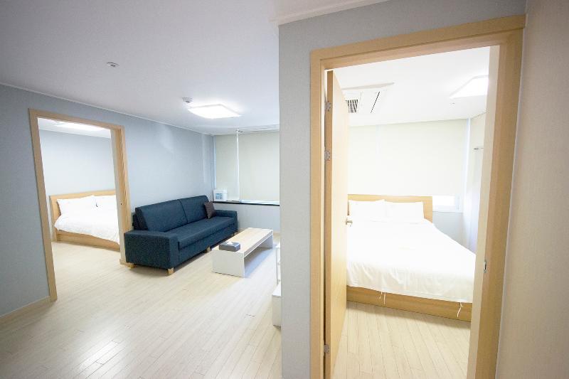 Apartemen The Business *