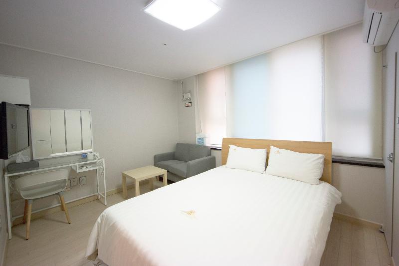 Apartemen The Business *