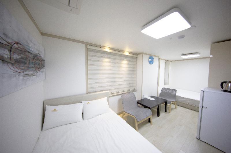 Apartemen The Business